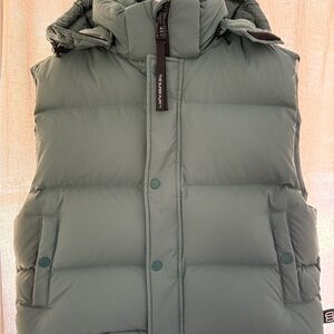 Aritzia Green Puffer Vest
